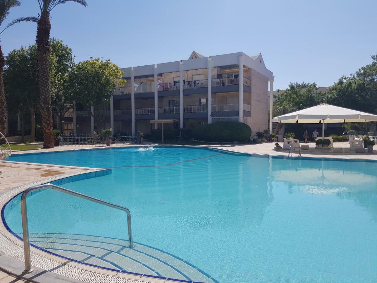 Royal Park- Magical Garden Apartment Эйлат Экстерьер фото
